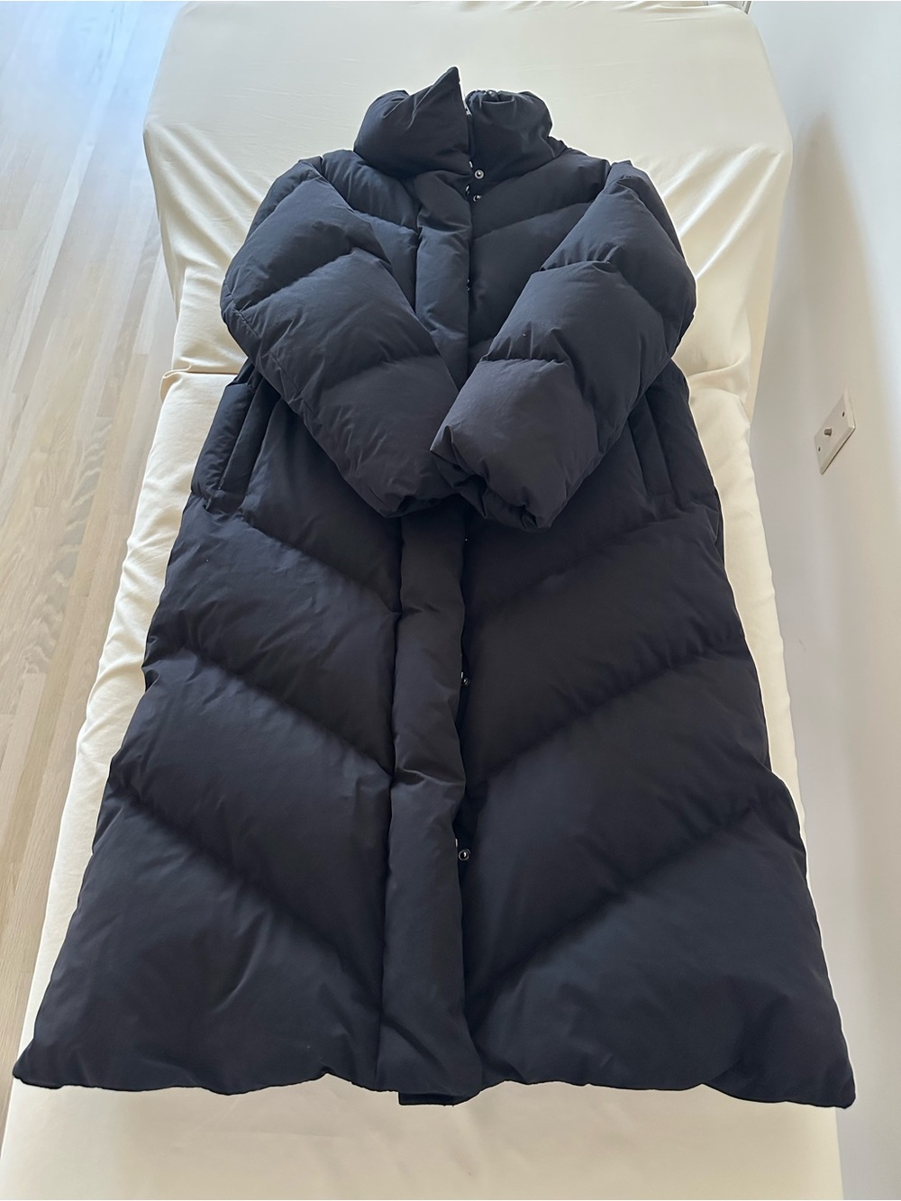 Aritzia Women's Cloud Puff Long Black Puffer Coat